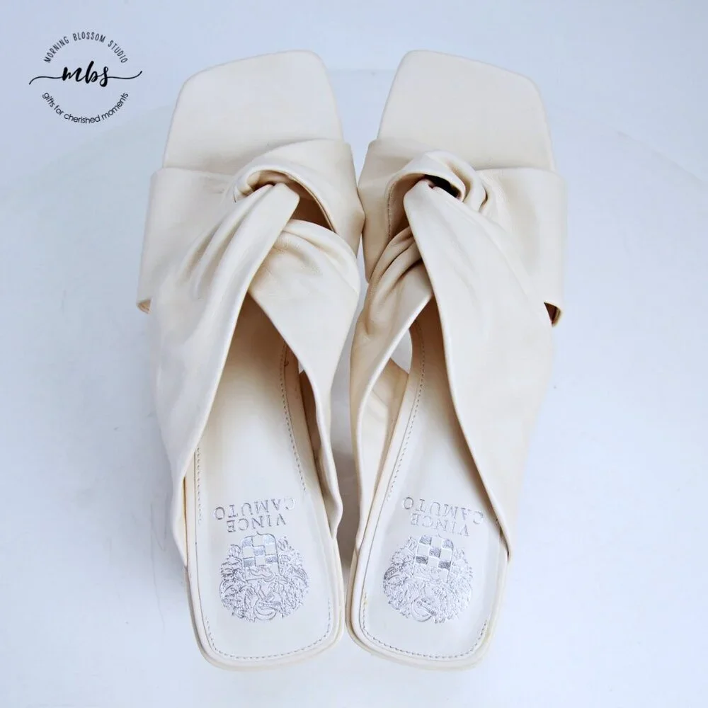 NWT Vince Camuto Jenabie‎ Leather Block Heel Sandals Cream Women 11